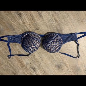 Victoria’s Secret bombshell bra